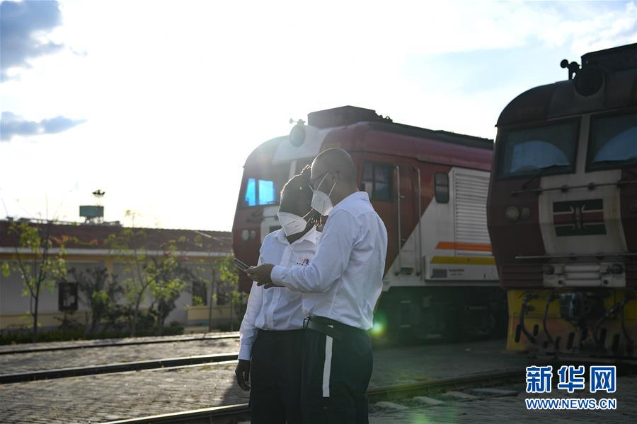 (國際·圖文互動)(9)通訊:蒙內鐵路上的異國師徒情