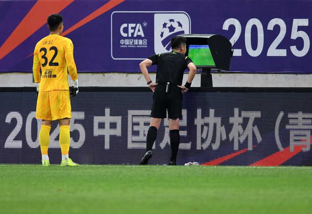 國(guó)際足聯(lián)裁判委員會(huì)主席：VAR非常成功但仍需改進(jìn)