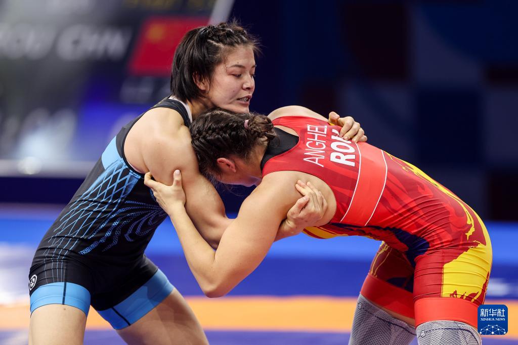 摔跤——世界錦標賽：李澤露獲女子自由式72公斤級季軍